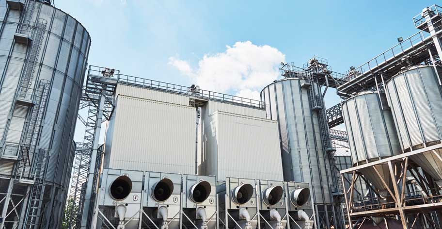 七千億美元市場(chǎng)博弈：中外化工設(shè)備企業(yè)的技術(shù)壁壘與份額爭(zhēng)奪